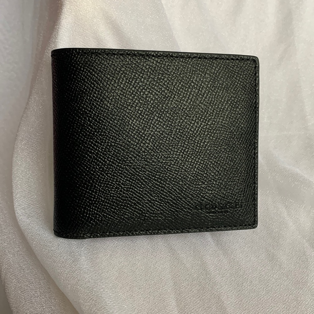 Brand New Coach Compact ID Wallet in Black Crossgrain Leather